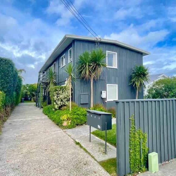 Beautifully presented 1 Bedroom - Photo 1