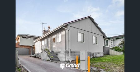 BEAUTIFUL 3 BEDROOM UNIT IN A CONVENIENT LOCATION IN DOVETON ! - Photo 3