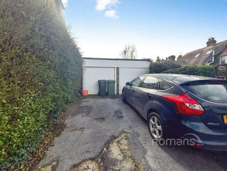 School Road, Twyford, Winchester, Hampshire, SO21 - Photo 3