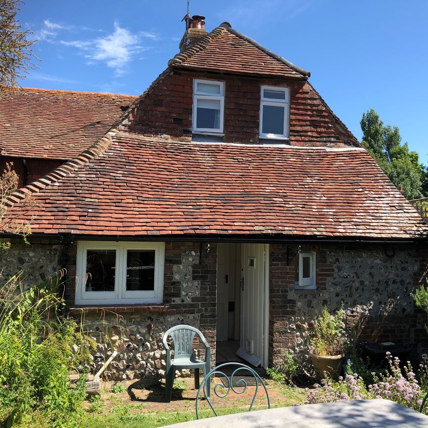 3 bedroom cottage to rent The Street, Rodmell - Photo 1