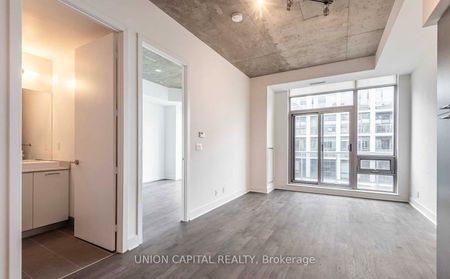 Lofts 399 , #816 - Photo 4