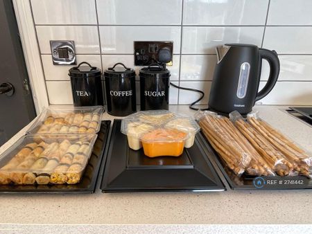 1 bedroom in a house share to rent - Photo 5