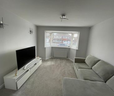 3 bedroom semi-detached house to rent - Photo 5