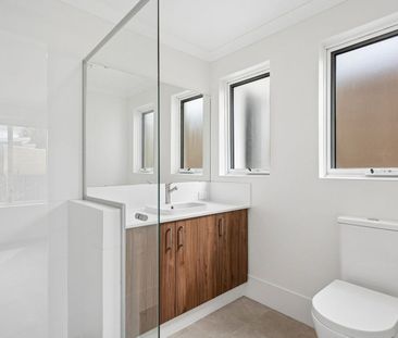 Contemporary Living, Beautifully Considered - Photo 5