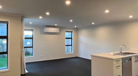 Sunny 3 bedroom house for rent! - Photo 2