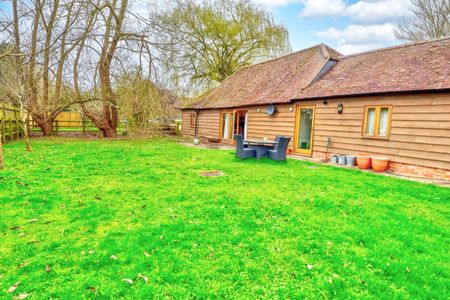 3 bedroom detached house to rent - Photo 5