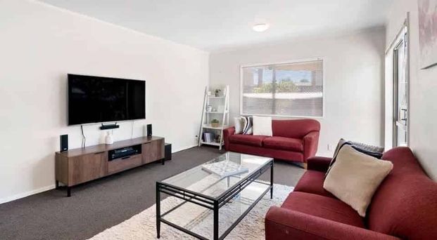 Family-Friendly Birkdale Townhouse with Sunny Gard - Photo 1