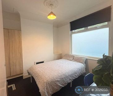 1 bedroom in a house share to rent - Photo 6