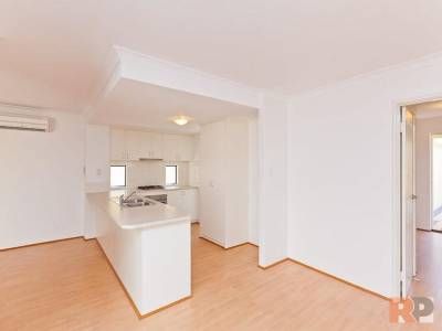 Modern 3 Bedroom Townhouse for Rent in Nollamara - Your Perfect Family Home Awaits! - Photo 2