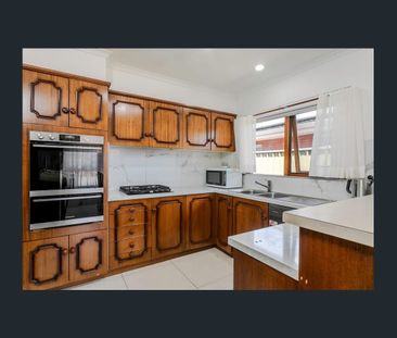 LOVELY 3BEDROOM HOMETTE - quiet no-thru Road! - Photo 6