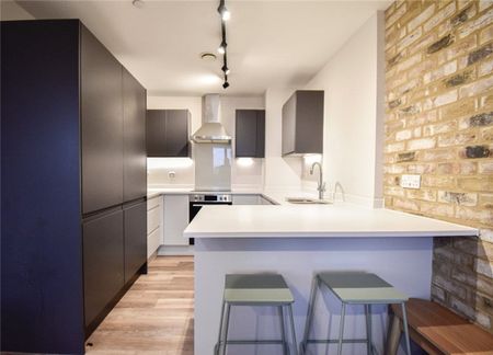 Superbly presented 1 bedroom apartment to rent in this highly sought after central Cambridge location offering excellent access to the railway station, city centre and within a 5 minute walk of Apple, AstraZeneca, Microsoft and Amazon. Furnished. - Photo 4