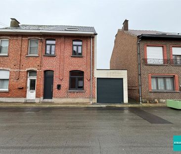 BEZOEKEN VOLZET! Volledig geneoveerde, rustig gelegen woning met tuin! - Photo 1