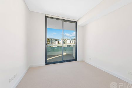 Spacious Waterside Apartment for lease - Photo 5