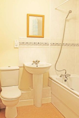 Gras Lawn, Exeter, EX2 - Photo 5