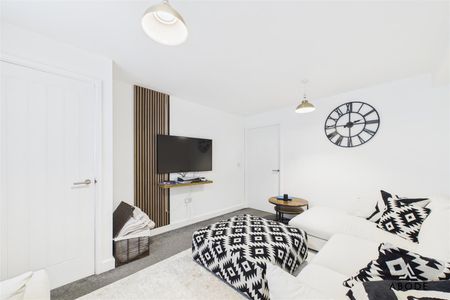 Victoria Crescent, Burton-On-Trent DE14 2QF - Photo 2