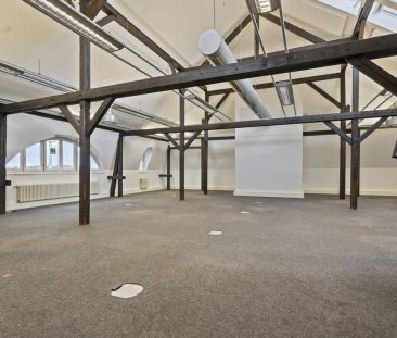 HISTORISCH BEDEUTEND, MODERN AUSGESTATTET: 212 m² BÜROFLÄCHE ZU VER... - Photo 1