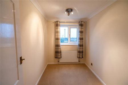 4 bedroom detached house to rent - Photo 2