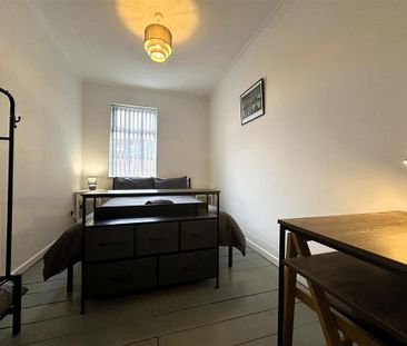 4 bedroom house to rent - Photo 2