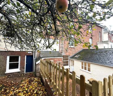 2 bed ground floor flat to rent in New North Road, Exeter - Photo 2