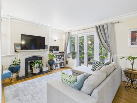 Rockingham Place, Beaconsfield,HP9 - Photo 2