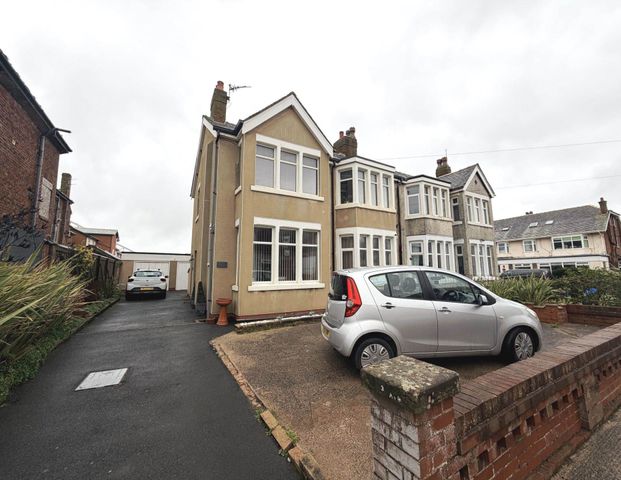 Wimbourne Place, Blackpool, FY4 1PD - Photo 1
