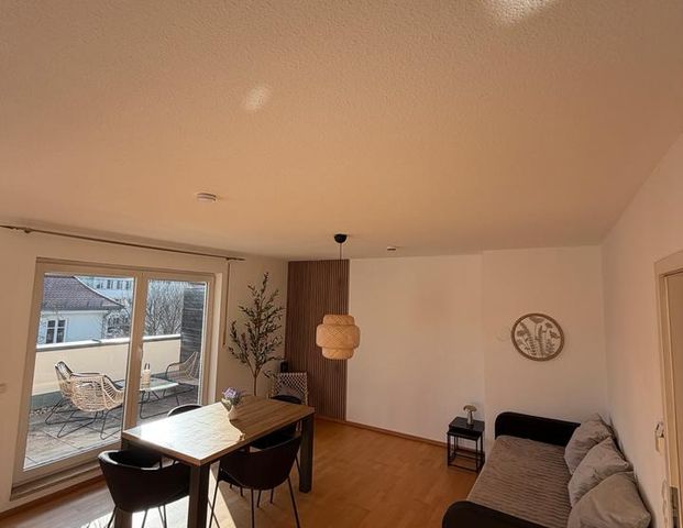 Moderne 2-Zimmer Wohnung mit grosser Dachtersasse - Foto 1