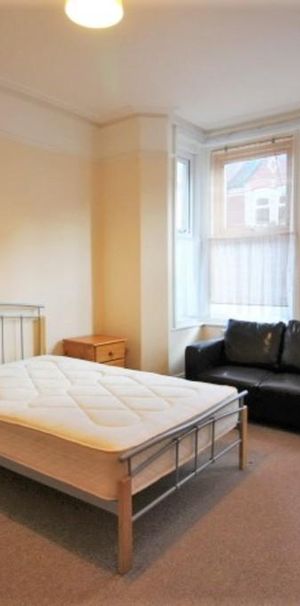 1 bedroom in a house share to rent - Photo 1