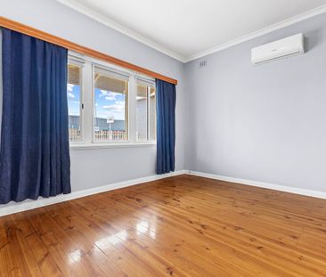 Spacious Home with Everything you need on your Doorstep! - Photo 2