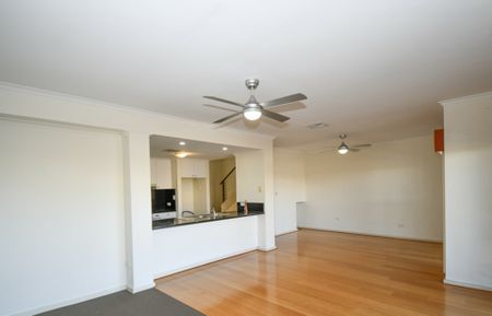 Spacious 4 Bedroom Home with Canal Views! - Photo 3