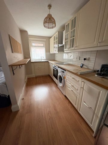1 Bed Flat, Abbeyfield Road, SE16 - Photo 4