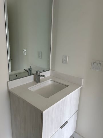 For Lease - 6 Steckley House Lane Unit# TH302, Richmond Hill, Ontario - Photo 3