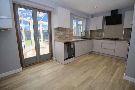 Mill Chase Road, Bordon, Hampshire, GU35 - Photo 5