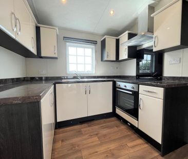 2 bedroom park home to rent - Photo 2