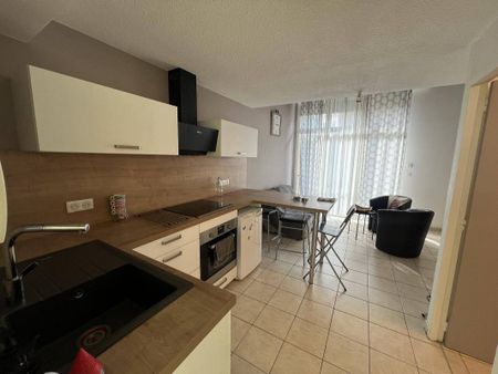 Location appartement duplex/triplex 2 pièces 31 m² à Villefranche-de-Rouergue (12200) - Photo 2