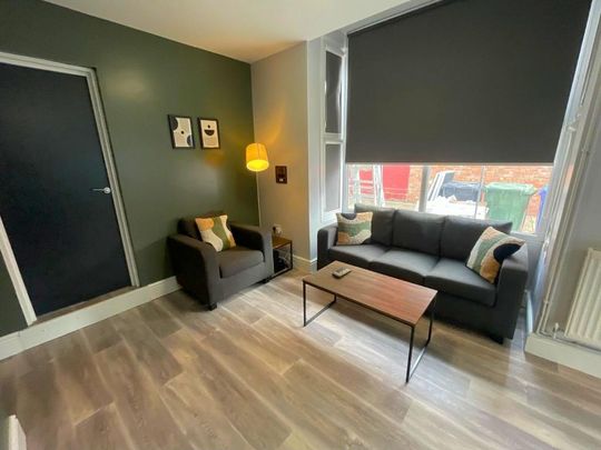 1 bedroom in a house share to rent - Photo 1