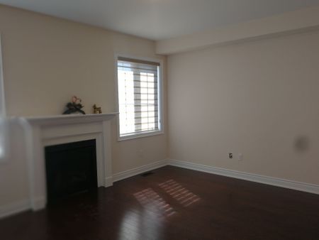 For Lease - 37 Ladder Crescent, East Gwillimbury, Ontario - Photo 4