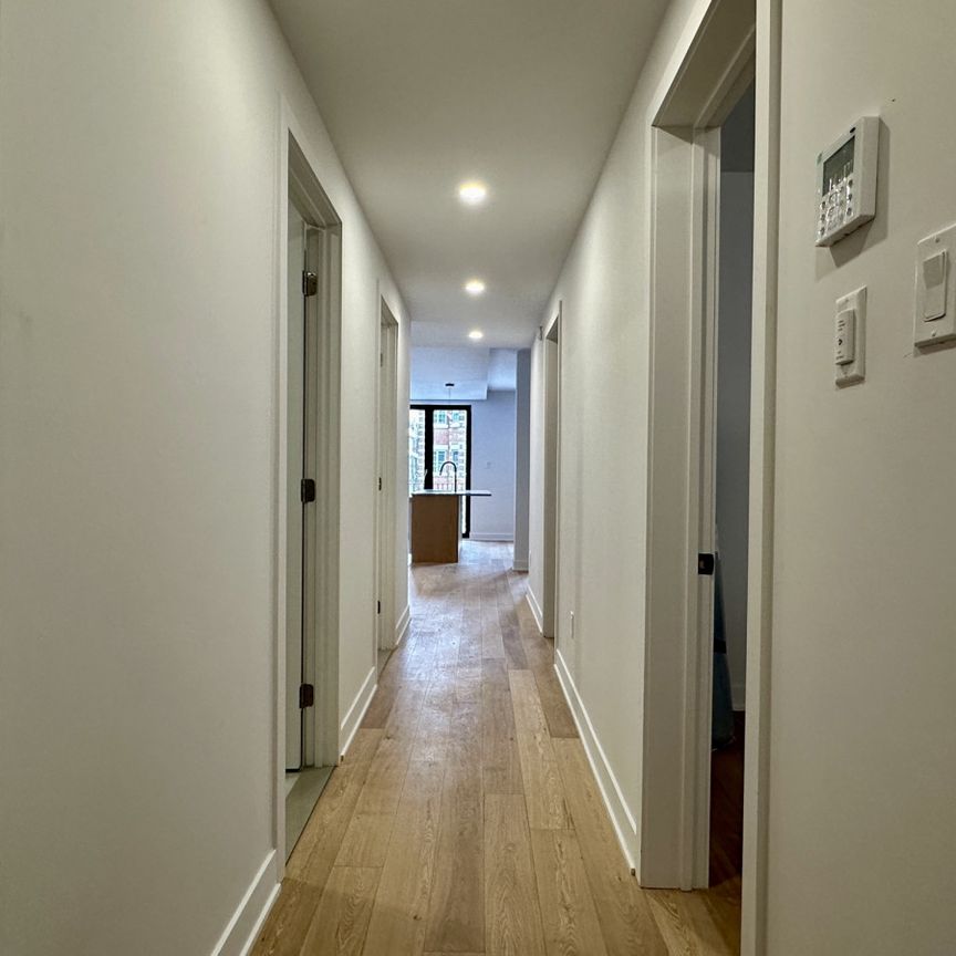 3201 Boulevard Édouard-Montpetit, #201 - Photo 1