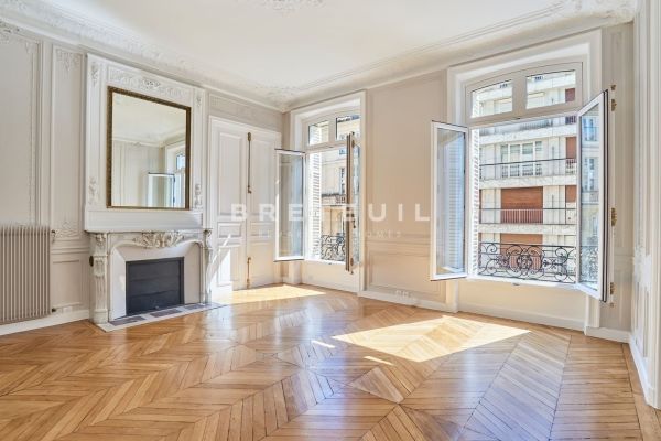 Appartement à louer à Paris 8Ème - Photo 1
