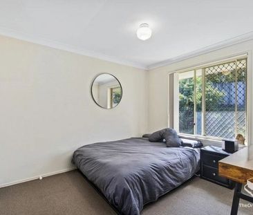 Spacious 4-Bedroom Family Home in Prime Parkwood Location - Photo 6