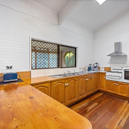 WELCOME TO YOUR RAINFOREST ABODE! (UNFURNISHED) - Photo 4