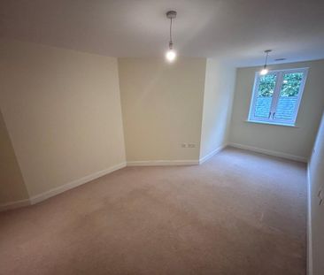 1 bedroom retirement property to rent - Photo 2