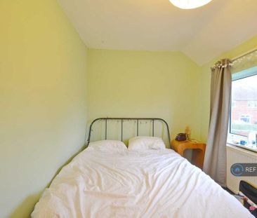 4 bedroom semi-detached house to rent - Photo 4