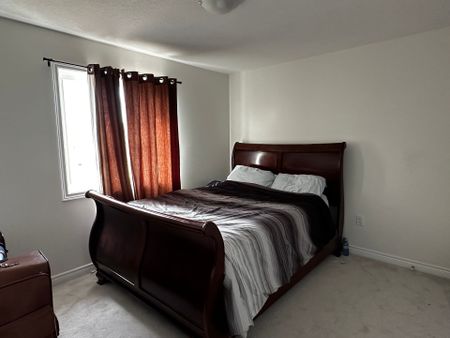 For Lease - 74 Pinot Crescent, Hamilton, Ontario - Photo 2