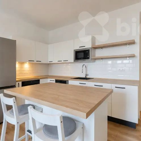 Pronájem prostorného bytu 3+kk, 88 m - Фото 1