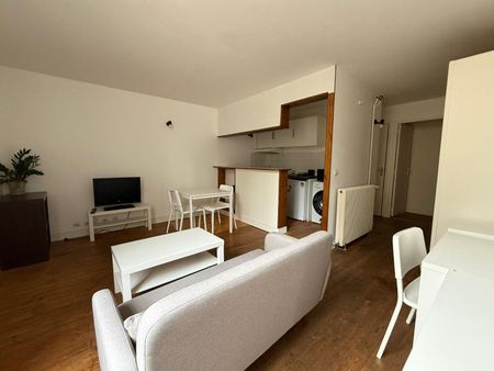 Location Appartement 2 pièces 39m² BORDEAUX 33000 - Photo 3