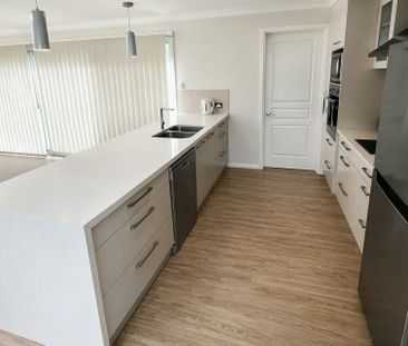 Modern Comfort Surrounded by Nature - Photo 3