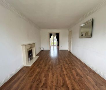 4 bedroom detached house to rent - Photo 2