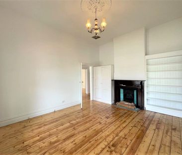 Family Home Prime Location - Photo 2