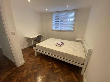 Student Apartment Near St Lukes Campus - Warren House, Magdalen Road, EX2 - Photo 5