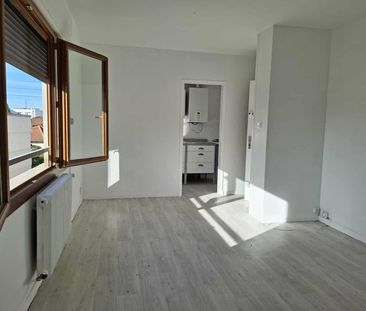 Location - Appartement T1 de 24 m² avec cave dans une résidence séc... - Photo 4